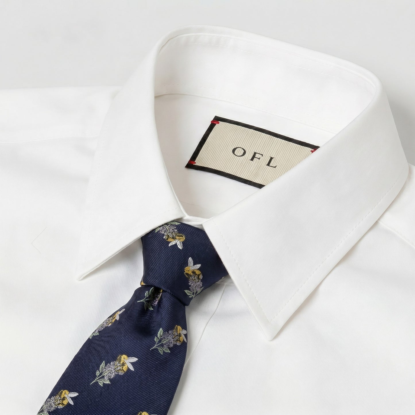 Bee Flower Tie