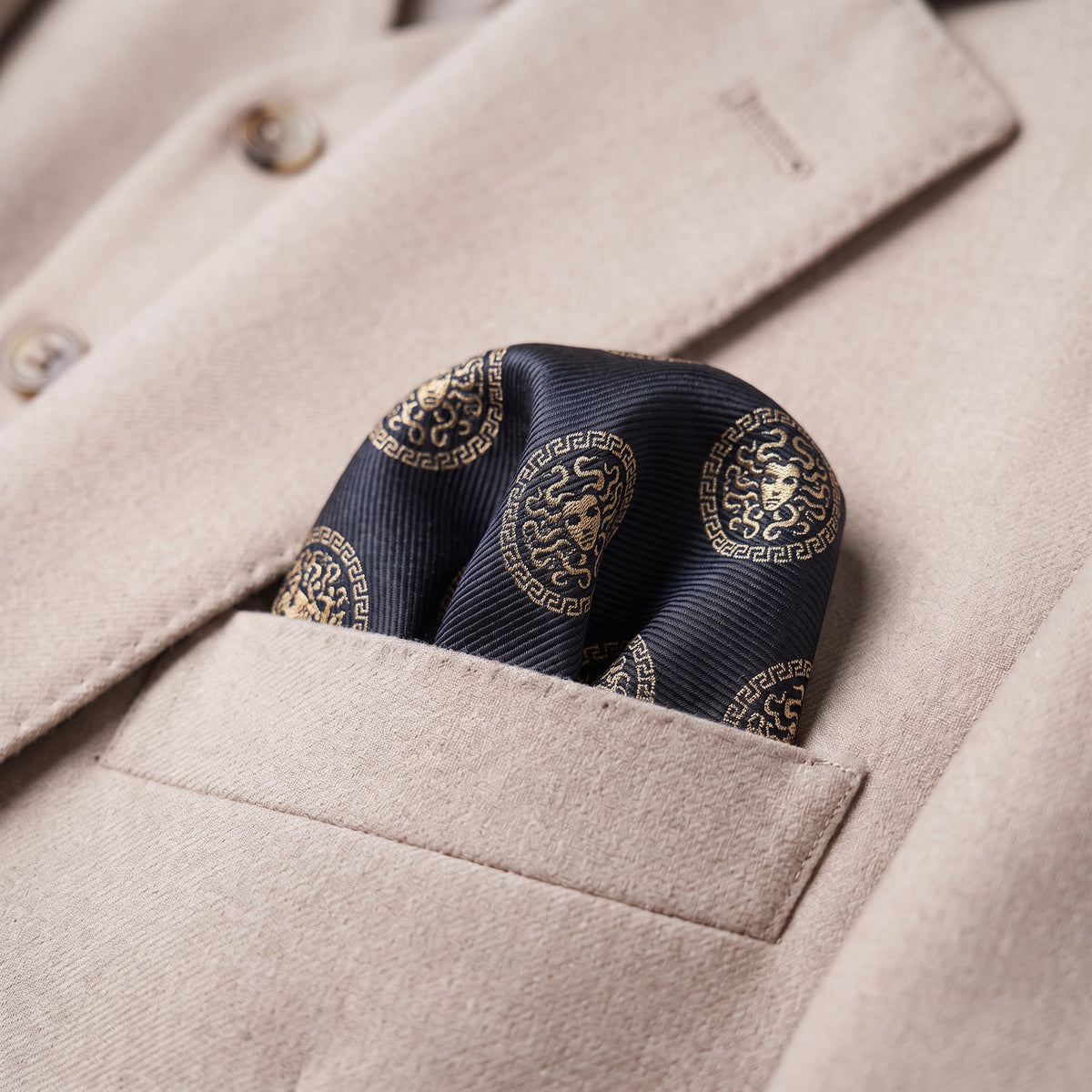Medusa Pocket Square Black & Gold